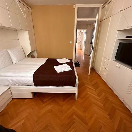 Urban Nest Apartment