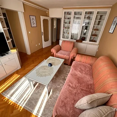 Apartment Urban Nest