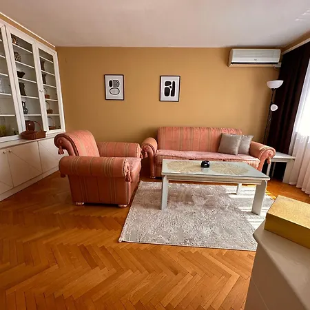 Urban Nest Apartament *